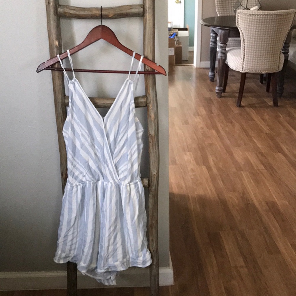 Great condition American eagle romper